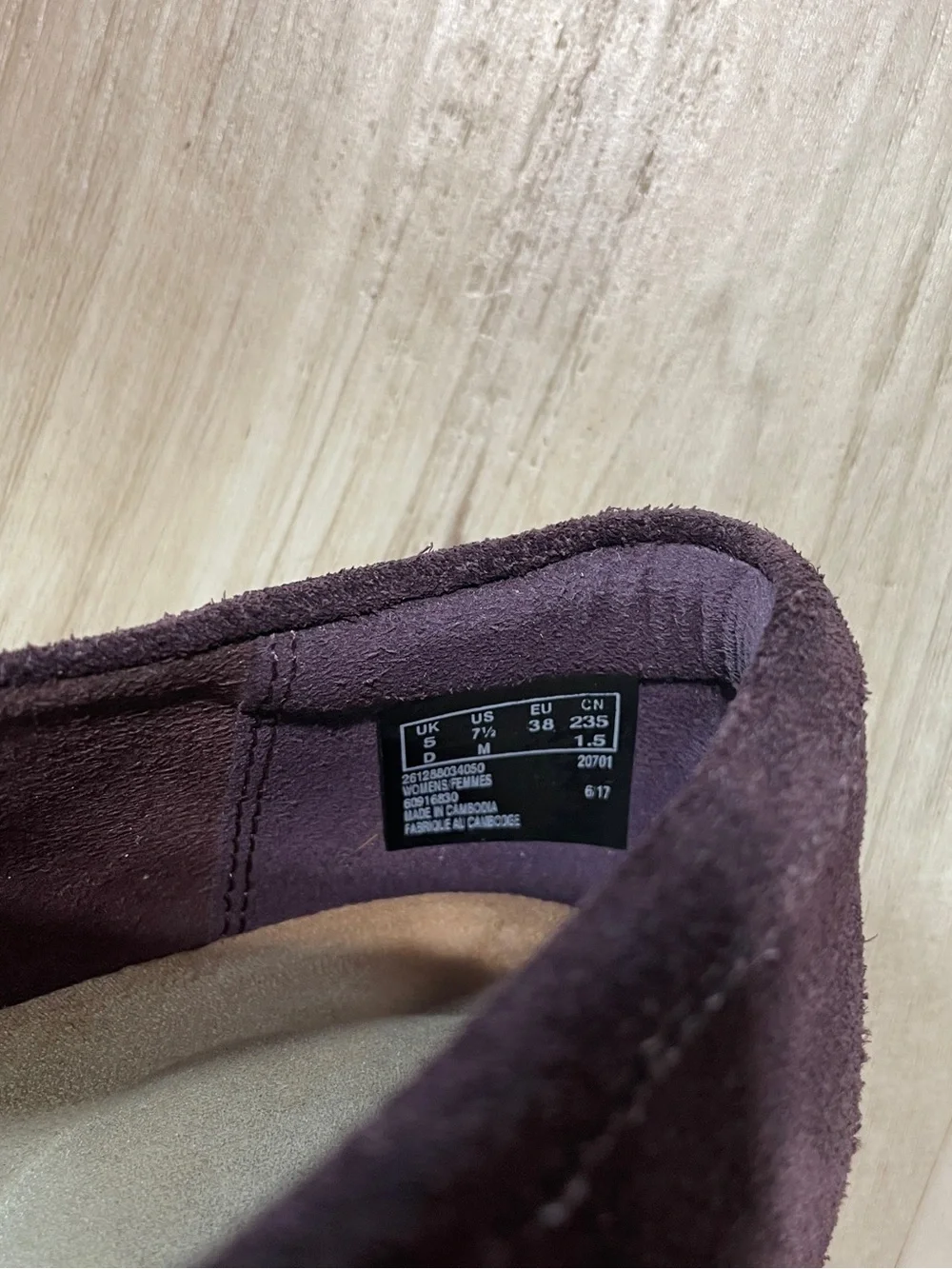 Clark’s comfort casual purple Suede Penny Loafers in Dark Plum women’s size: 7.5